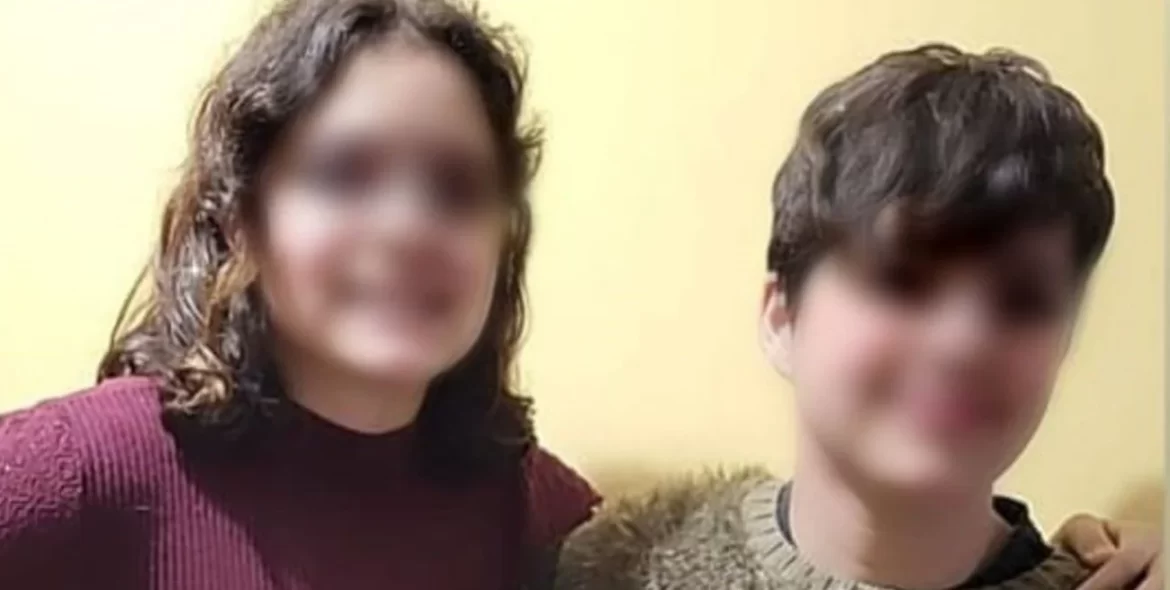 Policía confirma que gemelas argentinas que cayeron de balcón en Barcelona sufrían bullying