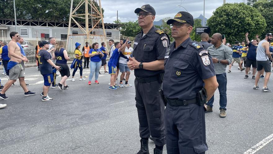 Hinchas de Boca fueron reprimidos por la policía brasileña en el ingreso a la cancha
